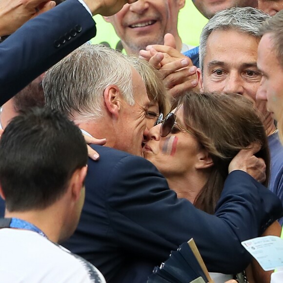 Didier Deschamps et sa femme Claude - Didier Deschamps retrouve sa famille dans les tribunes après la victoire de la France face à l'Argentine lors des 8ème de finale de la Coupe du monde à Kazan en Russie le 30 juin 2018. © Cyril Moreau/Bestimage