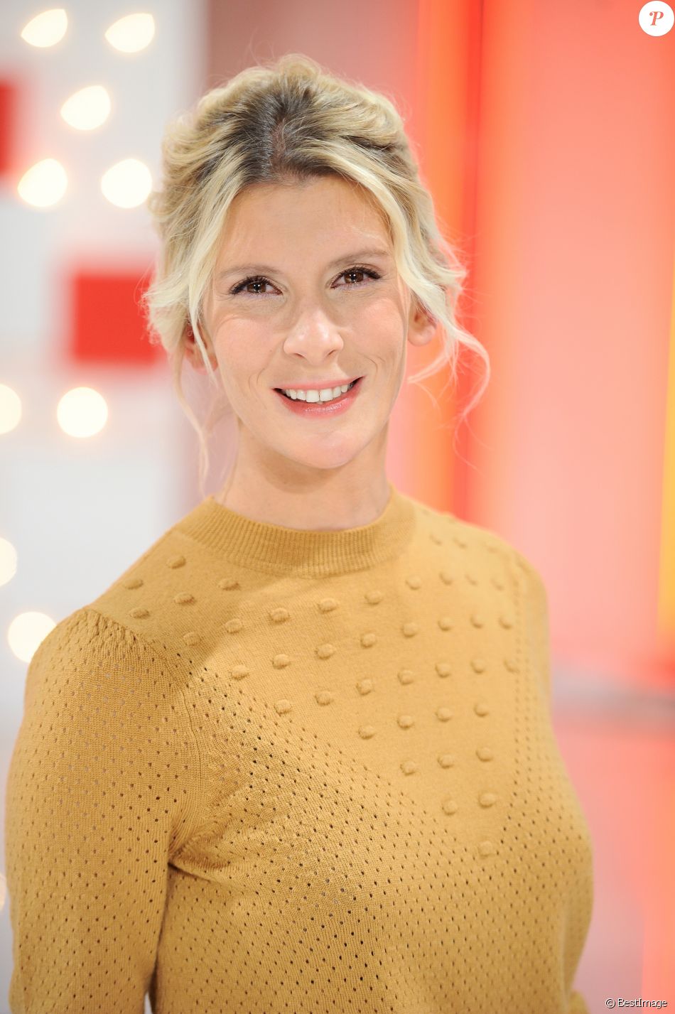 Exclusif Helene Gateau Lors De L Enregistrement De L Emission Vivement Dimanche Au Studio Gabriel A Paris Diffusee Le 2 Decembre Sur France 2 Le 21 Novembre Purepeople