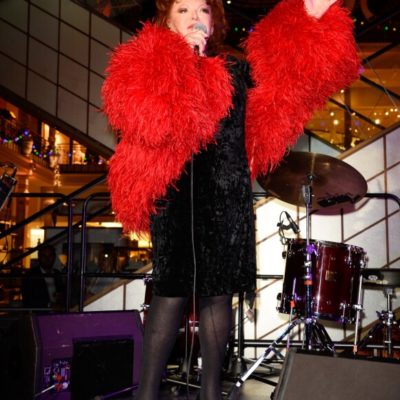 La chanteuse Régine - Soirée d'inauguration de l'exposition PARIS! au Bon Marché à Paris le 7 septembre 2016.