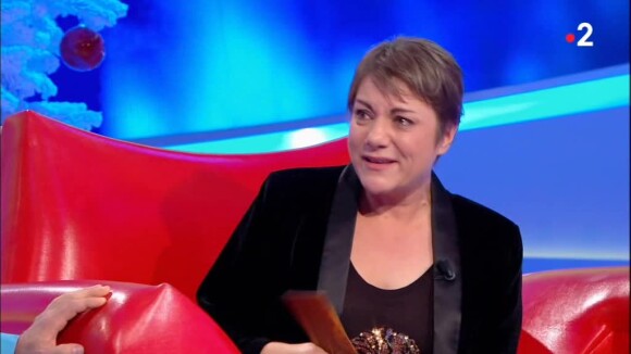 Nagui émeut Marie-Christine aux larmes dans "Tout le monde veut prendre sa place" sur France 2, le 1er décembre 2018.