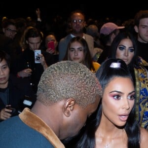 Kim Kardashian, Kanye West, 2 Chainz et Kesha Ward assistent au défilé Versace (pré-collection automne 2019) à l'American Stock Exchange à New York, le 2 décembre 2018.