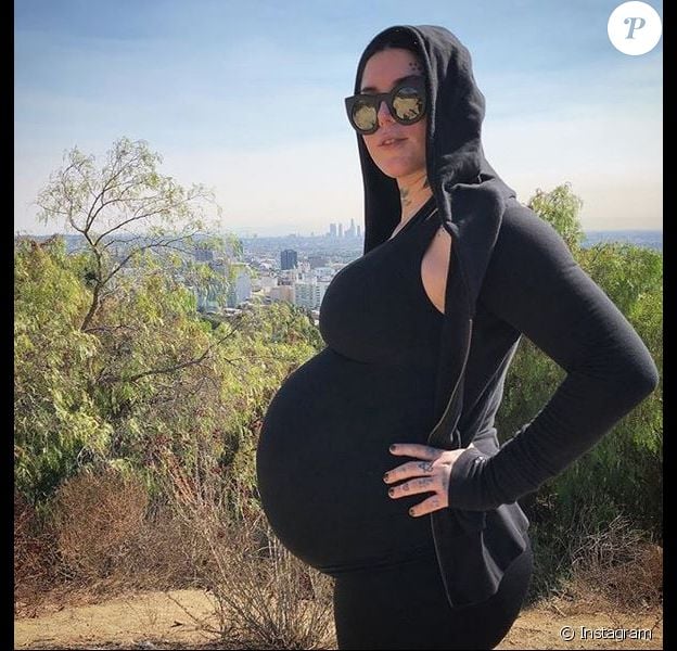 Kat Von D, enceinte. Novembre 2018.