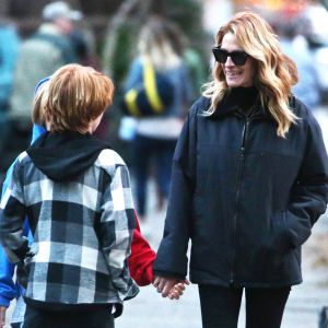 Exclusif - Julia Roberts se balade à New York avec ses enfants le 3 décembre 2018.