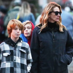 Exclusif - Julia Roberts se balade à New York avec ses enfants le 3 décembre 2018.