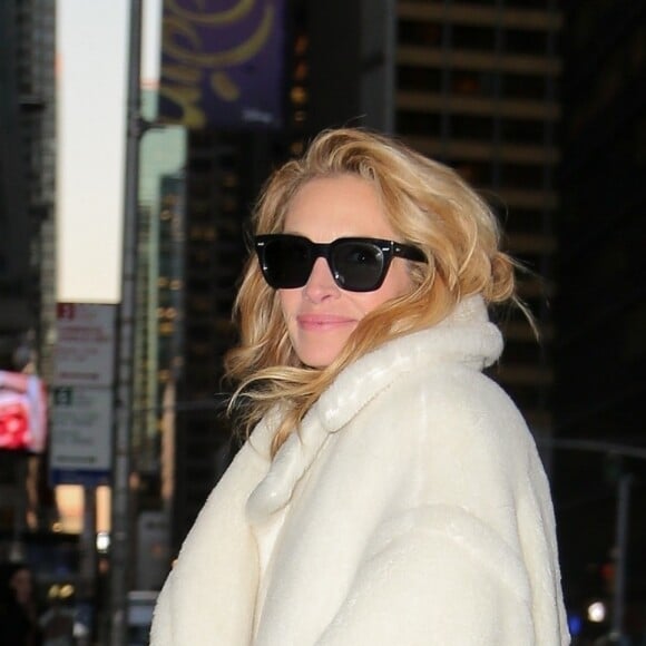 Julia Roberts est allée faire la promotion de son nouveau film "Ben is Back" dans l'émission The Late Show with Stephen Colbert à New York, le 4 décembre 2018.