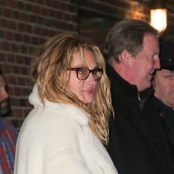 Julia Roberts arrive à l'émission The Late Show with Stephen Colbert à New York. Le 4 décembre 2018.