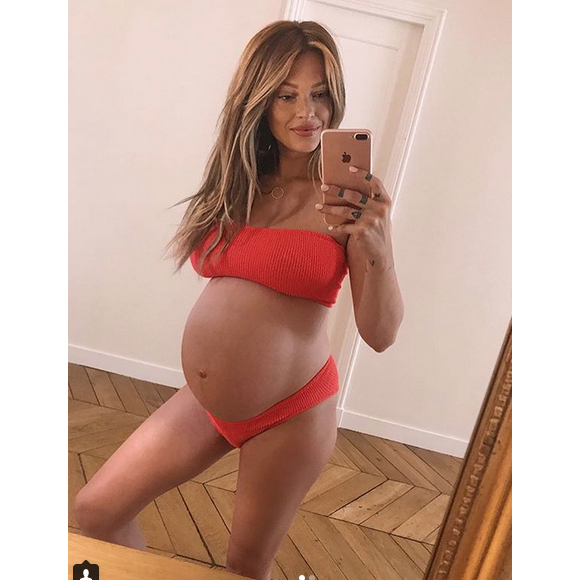 Caroline Receveur et son fils Marlon. Caroline Receveur est clairement LA sexy mummy de l'année.