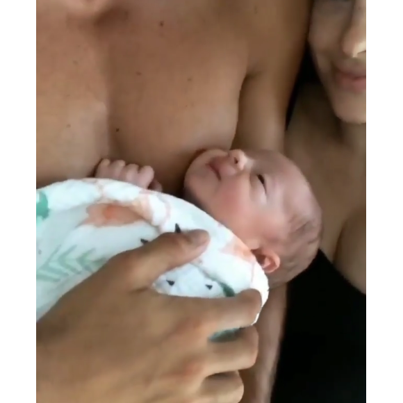 Caroline Receveur et son fils Marlon. Caroline Receveur est clairement LA sexy mummy de l'année.