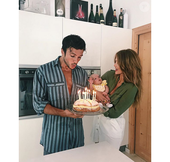 Caroline Receveur et son fils Marlon. Caroline Receveur est clairement LA sexy mummy de l'année.