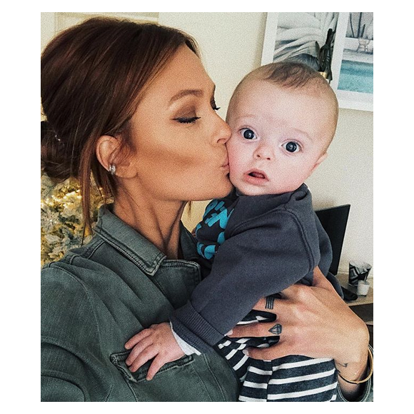 Caroline Receveur et son fils Marlon. Caroline Receveur est clairement LA sexy mummy de l'année.