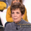 Catherine Laborde écoute un message de sa soeur Françoise Laborde, le 12 décembre 2018 dans "Ça commence aujourd'hui" sur France 2.