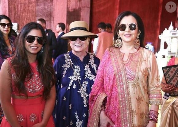 Isha Ambani, Hillary Clinton et la mère d'Isha, Nita Ambani. Décembre 2018.