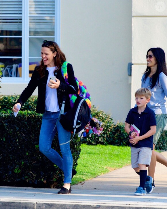 Jennifer Garner est allée chercher son fils Samuel à la sortie des classes à Santa Monica, le 12 décembre 2018