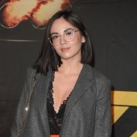 Agathe Auproux : Nouvelle coupe de cheveux et pose sensuelle, elle rayonne