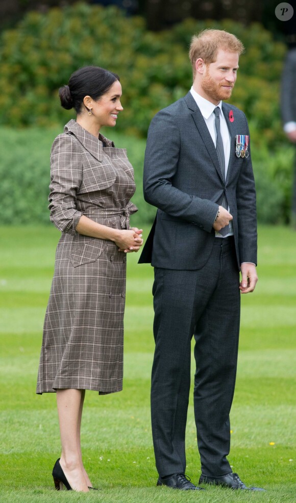 Le prince Harry, duc de Sussex, et Meghan Markle, duchesse de Sussex, enceinte assistent à une cérémonie de bienvenue traditionnelle "Hongi" sur les pelouses de la Government House à Wellington, Nouvelle-Zélande, le 28 octobre 2018.