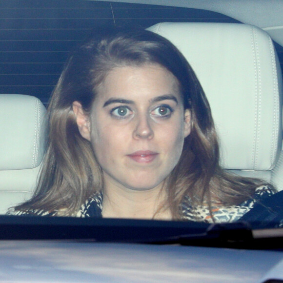 Beatrice d'York en voiture au palais de Buckingham à Londres le 19 décembre 2018 pour le traditionnel déjeuner de Noël anticipé organisé par la reine Elizabeth II.