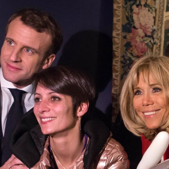 Le président de la république, Emmanuel Macron et la Première Dame Brigitte Macron fêtent le Noël de l'Elysée à la Manufacture des Gobelins, Paris, France, le 19 décembre 2018. A l'occasion du traditionnel " Noël de l'Elysée " qui a lieu cette année à la Manufacture des Gobelins (en raison des travaux de rénovation actuellement en cours), le Président de la République et la Première Dame Mme Brigitte Macron, ont accueilli des enfants du personnel de l'Elysée, des enfants de policiers, gendarmes, pompiers et de militaires morts ou gravement blessés en service cette année, ainsi que des enfants de l'association ELA, Solidarité enfants Sida, Du Sport et plus, et des résidents de l'institut médico-éducatif Henri Wallon. © Stephane Lemouton / Bestimage