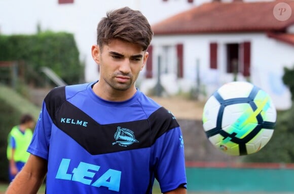 Enzo Zidane, fils de Zinedine Zidane et joueur de football professionel, participe à son premier match officiel avec son nouveau club Espagnol le "Deportivo Alaves" en amical contre le club Français TFC, Toulouse Football Club, à Saint Jean de Luz le 19 Juillet 2017. © Patrick Bernard-Christophe de Prada/ Bestimage