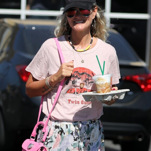 Laeticia Hallyday a déjeuné avec son agent Laurence Favalelli dans un restaurant de sushis à Los Angeles le 13 septembre 2018.