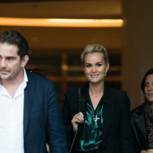 Sébastien Farran - Laeticia Hallyday sort des locaux de la chaine TF1 à Boulogne Billancourt le 19 octobre 2018.