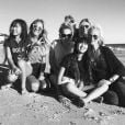 Laurence Favalelli, l'agent de Laeticia, a partagé cette photo sur Instagram, où elle pose sur la plage à Los Angeles avec Laeticia Hallyday, Jade et Joy, Marie Poniatowski et des amies le 29 janvier 2018
