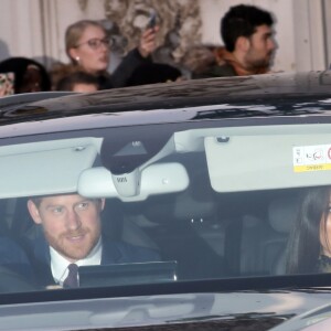 Le prince Harry, duc de Sussex, et Meghan Markle, duchesse de Sussex - La famille royale d'Angleterre à son arrivée au palais de Buckingham pour la fête de Noël à Londres. Le 19 décembre 2018