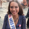 Vaimalama Chaves, Miss France 2019, de retour à Tahiti. Elle est accueillie très chaleureusement et a été décorée. Décembre 2018.