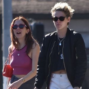 Exclusif - Kristen Stewart et sa compagne Sara Dinkin se promènent à Los Angeles, le 27 décembre 2018.