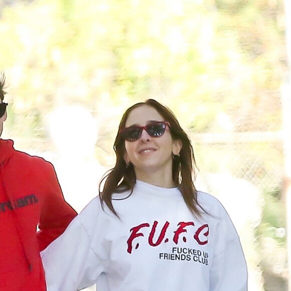 Exclusif - Kristen Stewart et sa nouvelle compagne Sara Dinkin se promènent à Los Angeles, le 26 décembre 2018.