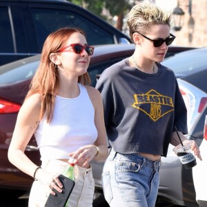 Kristen Stewart et sa nouvelle compagne Sara Dinkin sont allées déjeuner avec un ami à Los Feliz, le 24 décembre 2018.