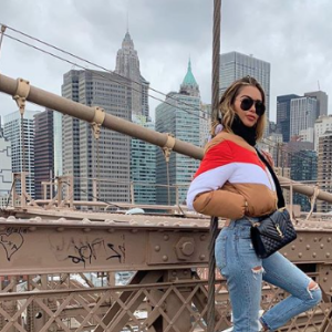 Nabilla à New York en ce tout début d'année 2019. Une jeune femme stylée !