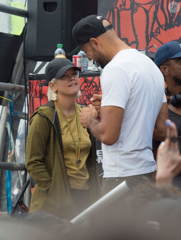 Exclusif - Lily Allen lors du festival de Notting Hill à Londres le 28 aout 2016 avec son nouveau petit ami MC Meridian Dan.