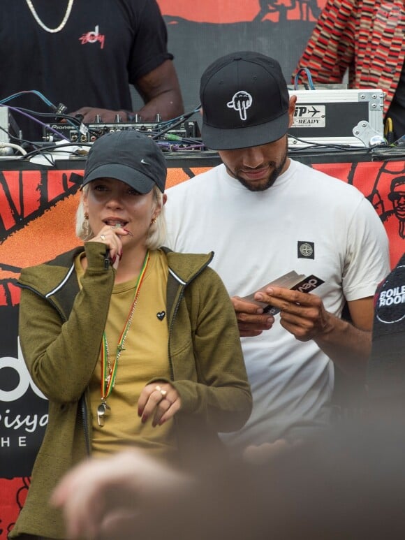 Exclusif - Lily Allen lors du festival de Notting Hill à Londres le 28 aout 2016 avec son nouveau petit ami MC Meridian Dan.