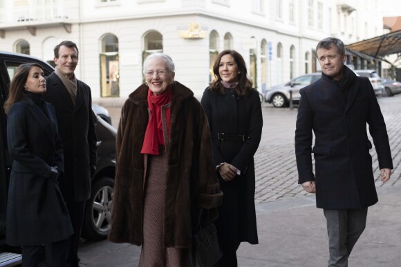 Le prince Joachim de Danemark, la princesse Marie, la reine Margrethe II, la princesse Mary, le prince Frederik à la cathédrale d'Aarhus pour la messe de Noël le 25 décembre 2018.