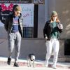 Exclusif - Kate Mara et son mari Jamie Bell promènent leurs chiens dans les rues de Los Angeles, le 15 décembre 2018