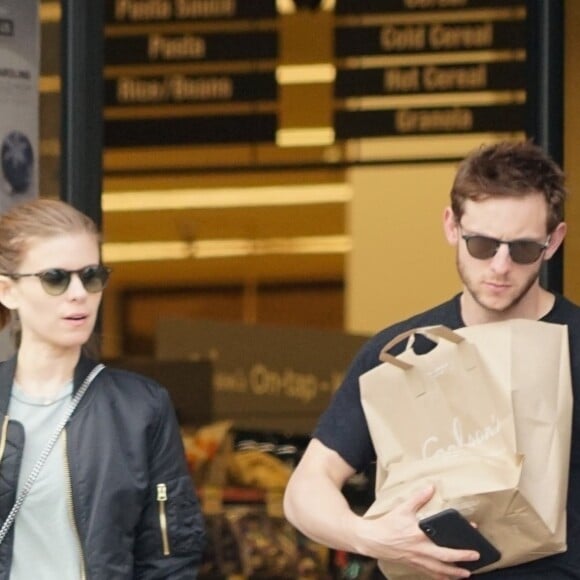 Kate Mara et son mari Jamie Bell sont allés faire des courses chez Gelson's à Studio City, le 28 novembre 2018