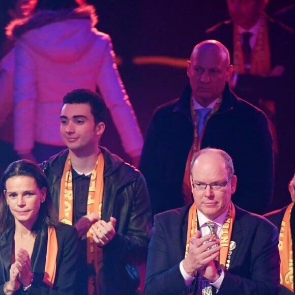 La princesse Stéphanie de Monaco était entourée du prince Albert II et de Louis Ducruet avec sa fiancée Marie lors de la soirée d'ouverture du 43e Festival international du cirque de Monte-Carlo sous le chapiteau de Fontvieille à Monaco le 17 janvier 2019. © Bruno Bebert/Pool Monaco/Bestimage 