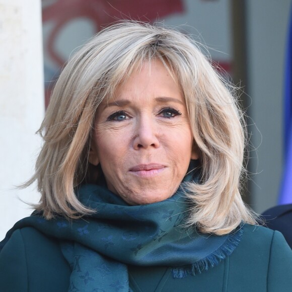 Le président Emmanuel Macron et sa femme Brigitte raccompagnent le Premier ministre du Quebec François Legault et sa femme Isabelle Brais après un entretien au palais de l'Elysée à Paris le 21 janvier 2019. © Giancarlo Gorassini / Bestimage