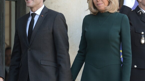 Brigitte Macron face au froid en petite robe pour le Premier ministre québécois