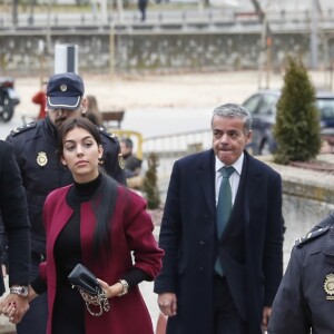 Cristiano Ronaldo se rend au tribunal pour fraude fiscale avec sa compagne Georgina Rodríguez à Madrid en Espagne le 22 janvier 2019.