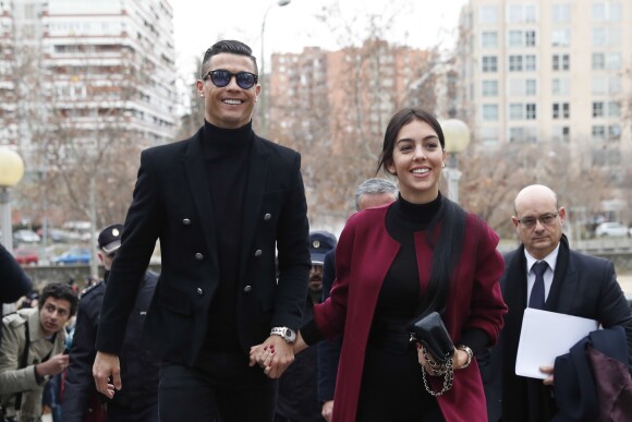 Cristiano Ronaldo se rend au tribunal pour fraude fiscale avec sa compagne Georgina Rodríguez à Madrid en Espagne le 22 janvier 2019.