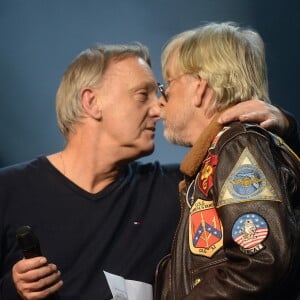 David Séchan remet le Prix Spécial de la Sacem à son frère le chanteur Renaud - Grand Prix Sacem 2018 à la salle Pleyel à Paris, le 10 décembre 2018. © Veeren/Bestimage