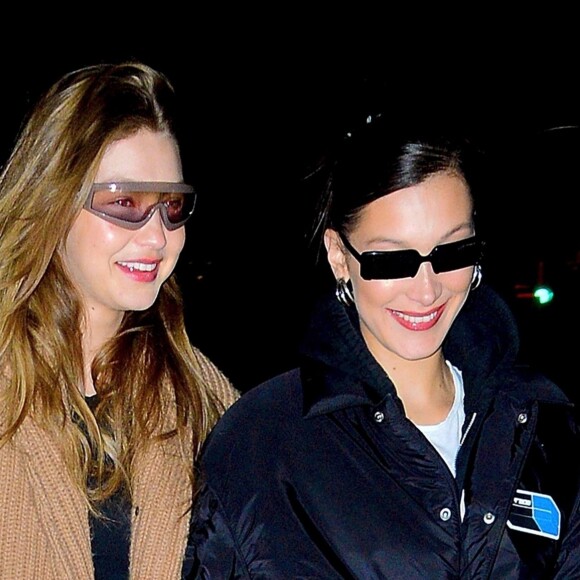 Exclusif - Les soeurs Gigi et Bella Hadid arrivent ensemble à une soirée d'anniversaire à New York le 16 janvier 2019.