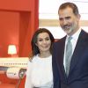 Le roi Felipe VI et la reine Letizia d'Espagne (jupe et haut Hugo Boss, chaussures Magrit) lors de l'inauguration du 39ème salon du tourisme "FITUR" à Madrid, Espagne, le 23 janvier 2019.