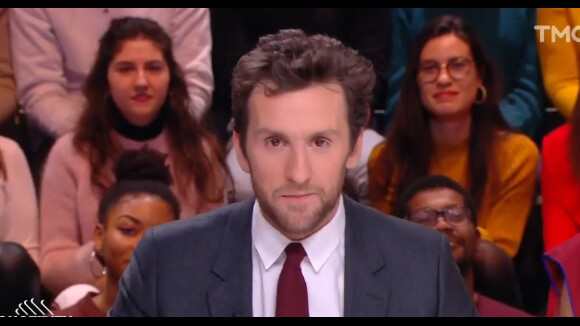 Quotidien : Un chroniqueur se rase la tête en direct !