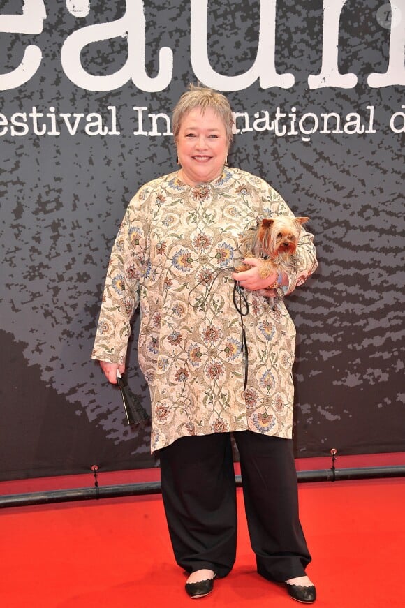 Kathy Bates sur le tapis rouge du Festival International du Film Policier à Beaune le 4 avril 2013.