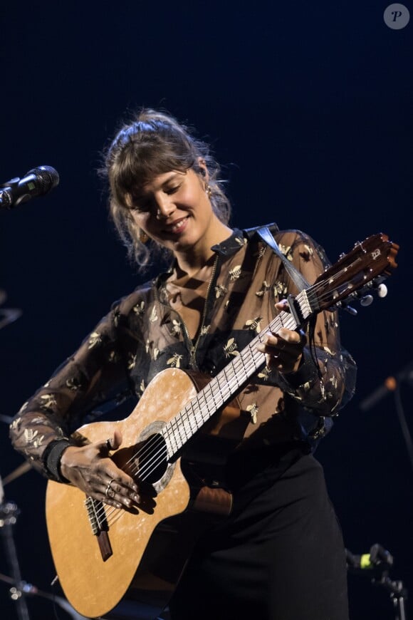 Exclusif - Vanille, fille de Julien Clerc, en première partie de Marc Lavoine en concert à la Seine Musicale à Paris. Le 18 octobre 2018 © Cyril Moreau / Bestimage