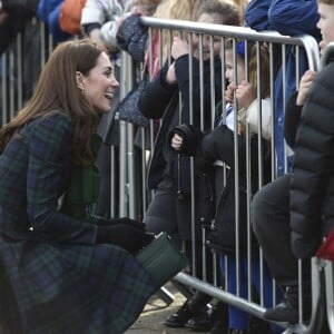 Catherine Kate Middleton (Comtesse de Strathearn en Ecosse) à la rencontre des employés de l'usine Michelin de Dundee, en Ecosse, puis des enfants des écoles le 29 janvier 2019.