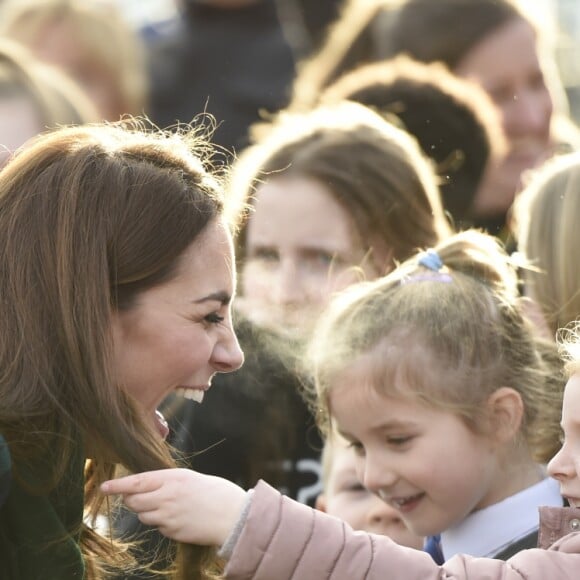 Catherine Kate Middleton (Comtesse de Strathearn en Ecosse) à la rencontre des employés de l'usine Michelin de Dundee, en Ecosse, puis des enfants des écoles le 29 janvier 2019.