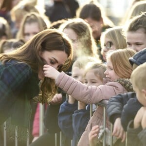 Catherine Kate Middleton (Comtesse de Strathearn en Ecosse) à la rencontre des employés de l'usine Michelin de Dundee, en Ecosse, puis des enfants des écoles le 29 janvier 2019.